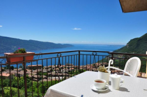 Stella del Garda 1 con balcone Tignale